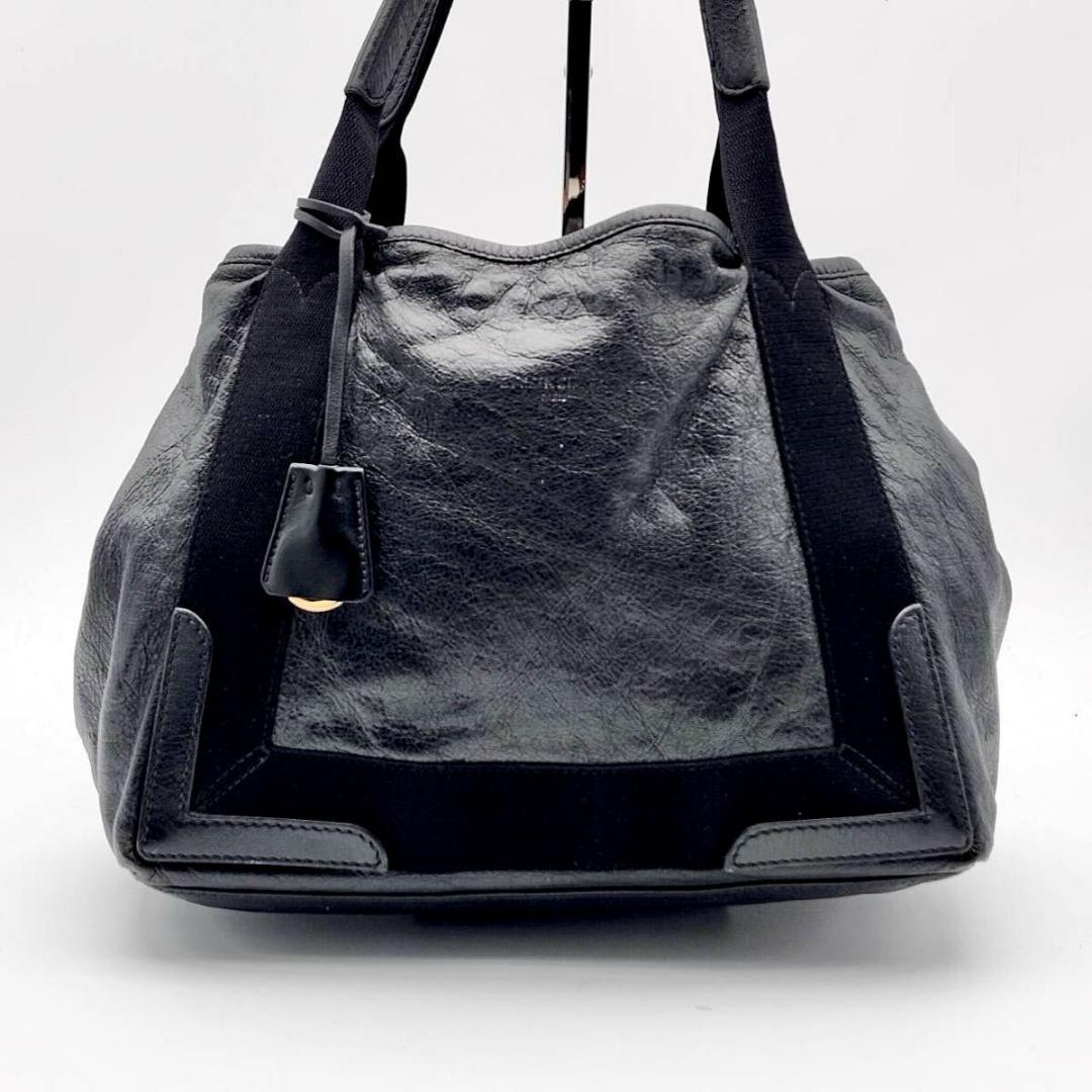 バレンシアガ　ネイビーカバスS ハンドバッグ シワ加工 ブラック　レザー　A4可