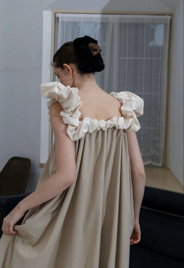 the toe Erie Frills Onepiece ベージュ