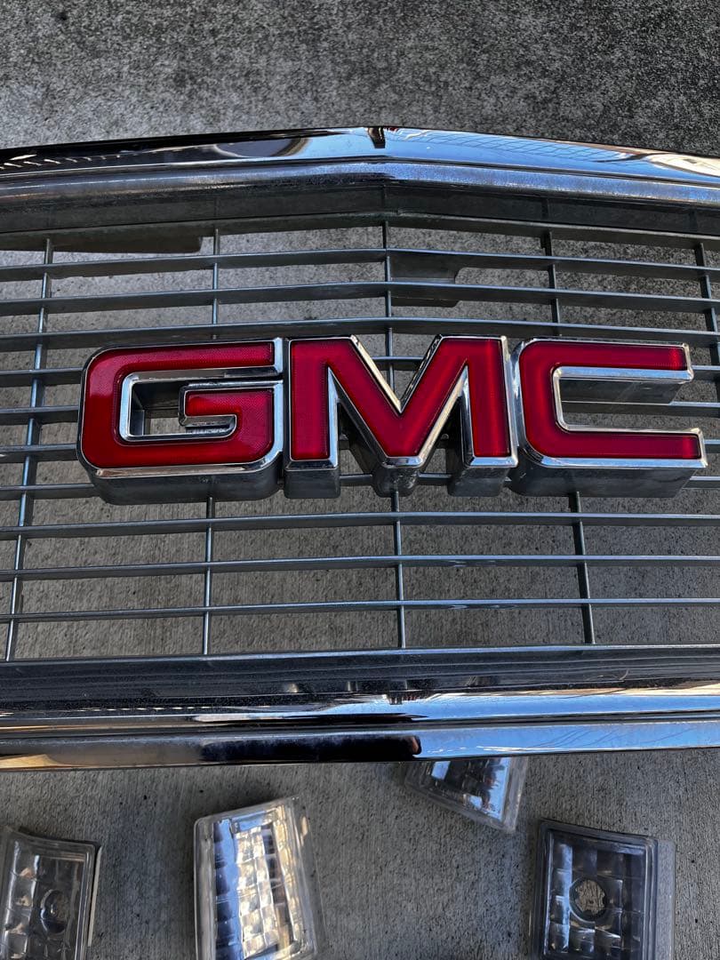 引取希望　GMCメッキグリル　タホ　サバーバン　C1500など