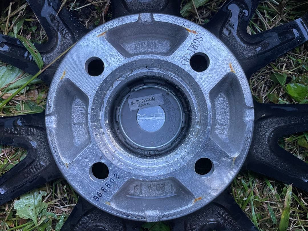 今週末まで値下げ！送料込み❗️美品‼️VELVA 14インチブラックホイール