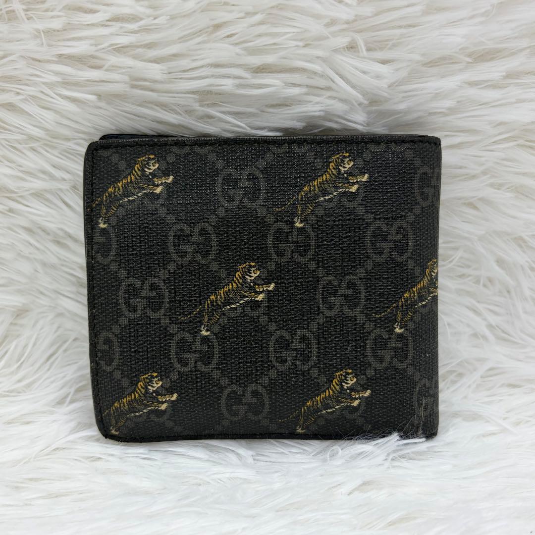 美品✨グッチ　二つ折り財布 タイガー　PVC GGスプリーム ブラック
