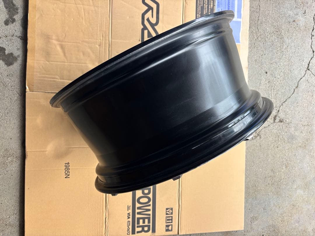 RAYSベルサスストラテジーアトリアイナ19インチ１本③