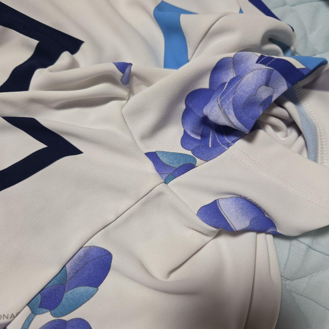 レオナール　44サイズ　清涼感のあるデザイン柄が素敵！！