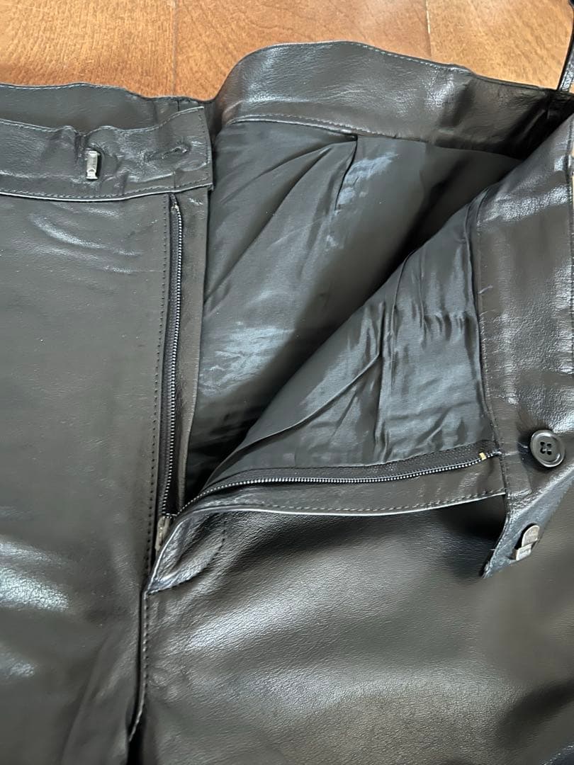 MIUMIUレザーパンツ