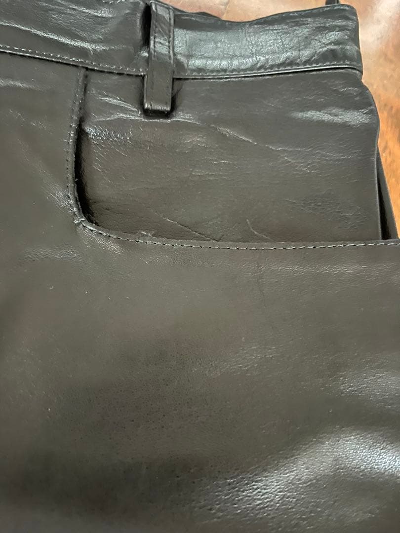 MIUMIUレザーパンツ