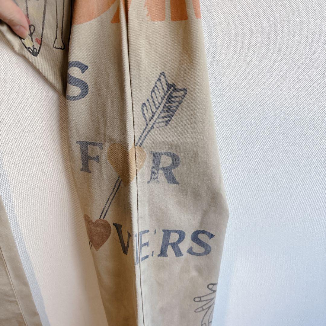 5825レミレリーフ チノパン 落書きプリント　日本製　メンズ　個性的　コットン