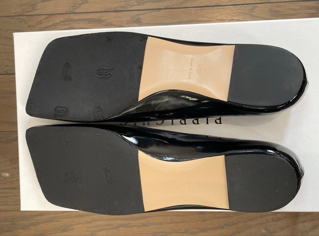 値下げ【新品未使用】PIPPICHIC ブラック フラットシューズ　22.5cm