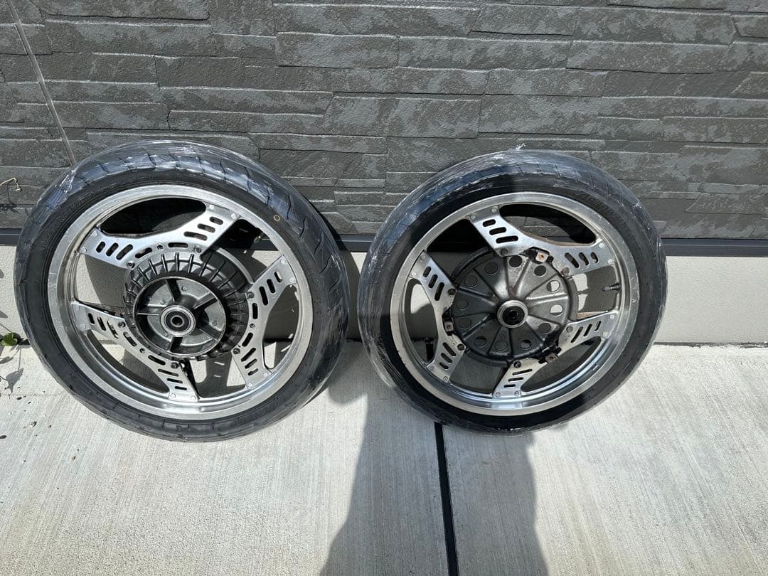 CBX550f 純正ホイール　新品同様タイヤ付き