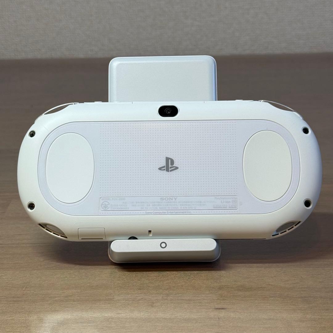 4-047 PSVITA PCH-2000 ホワイト 箱付き