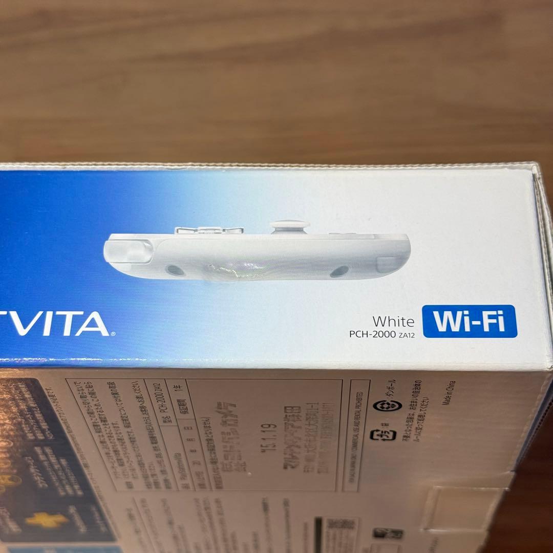 4-047 PSVITA PCH-2000 ホワイト 箱付き