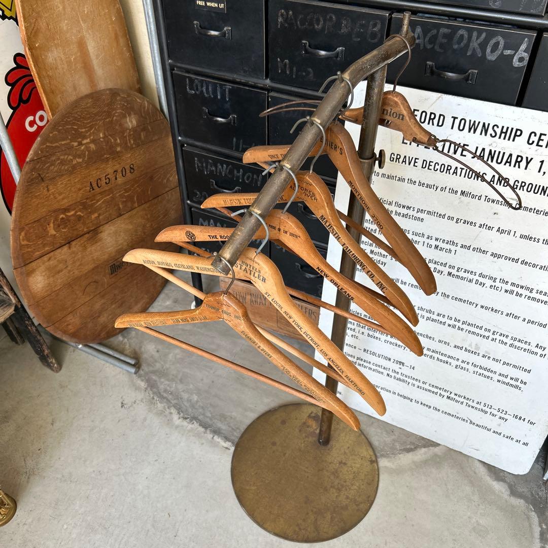 ヴィンテージ スラントハンガー メタルラック シャビー インダストリアル 金