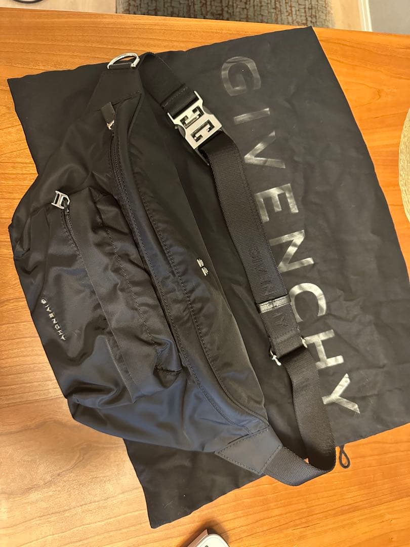 GIVENCHY バッグ
