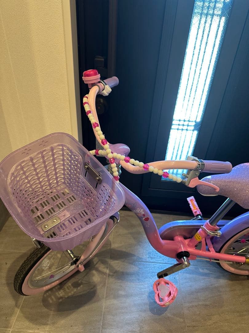 子供用自転車 ピンクと紫 バスケット付き