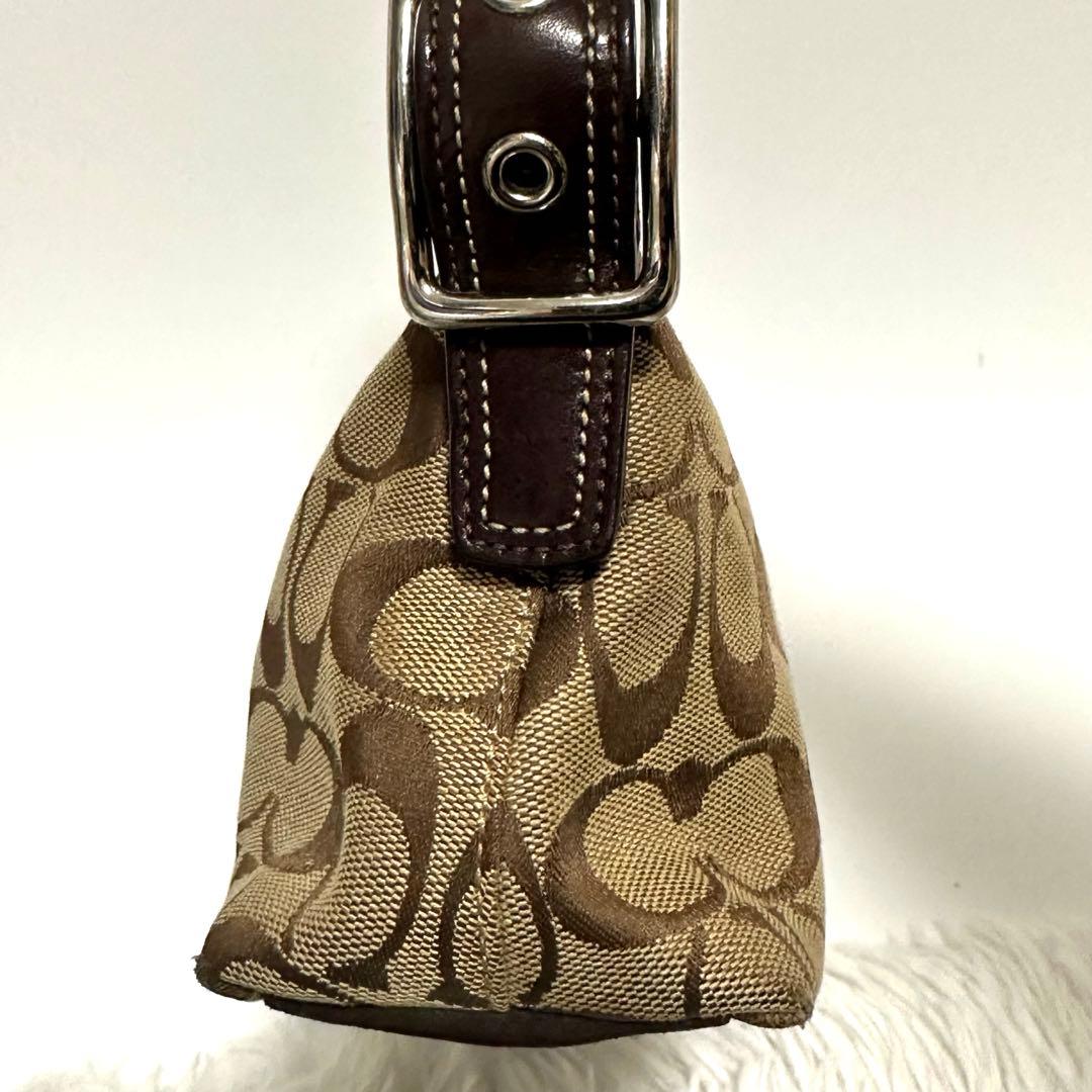 COACH コーチ ワンショルダー　アクセサリーポーチ シグネチャー　8K09