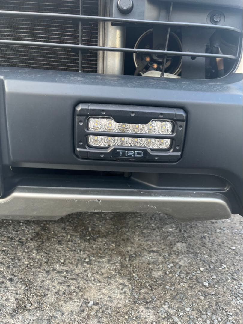 トヨタ ハイエース TRDバンパー LEDフォグランプ付き