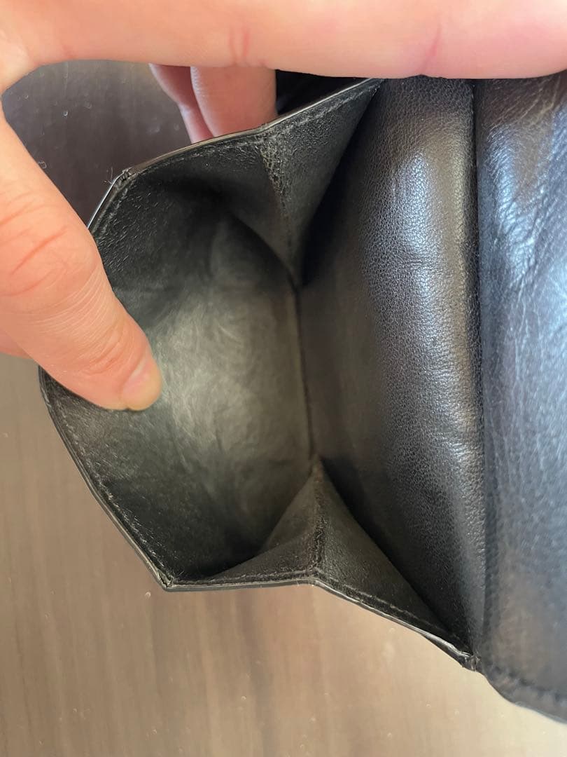 SAINT LAURENT 二つ折り財布　クロコ型押し　ブラック