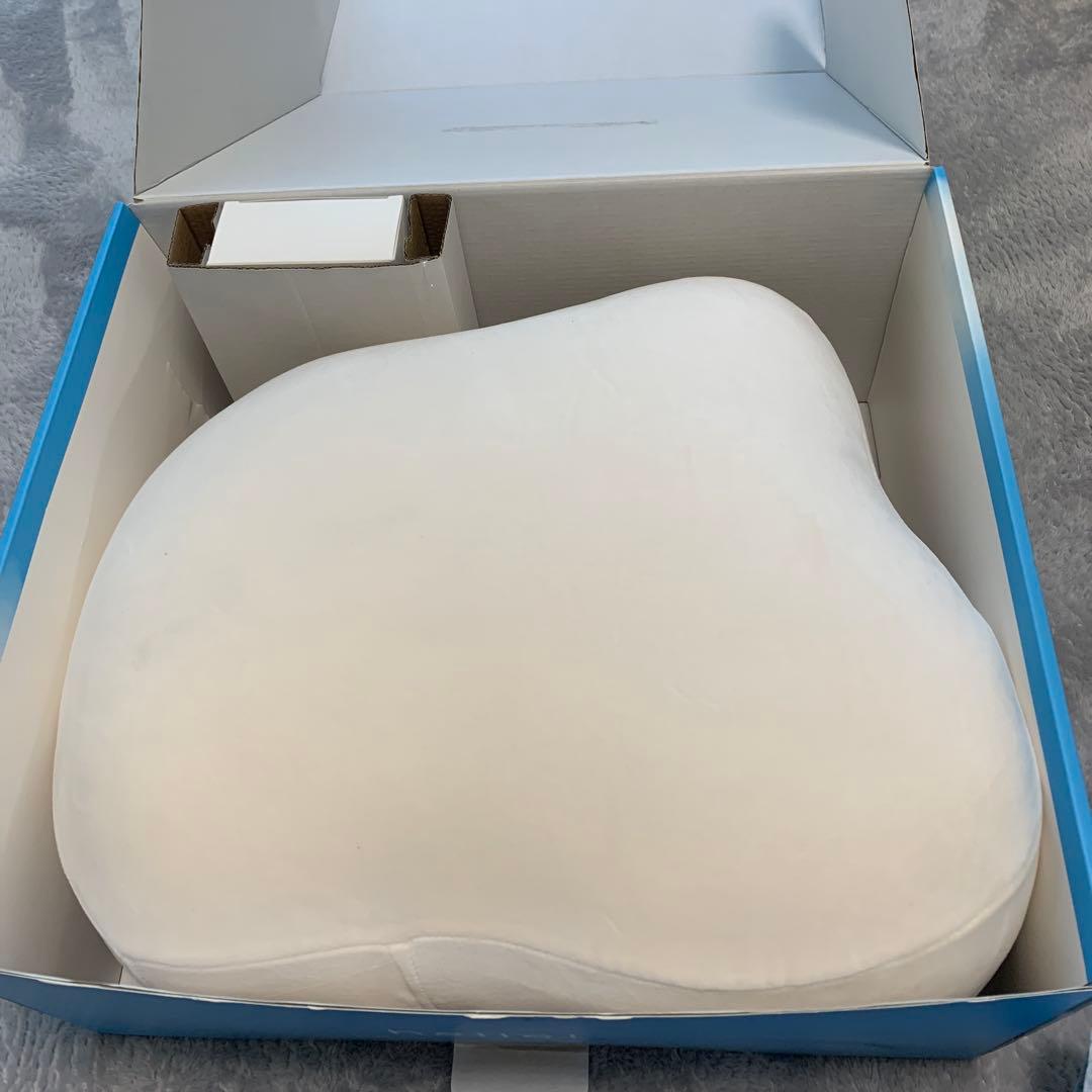 fufuly 呼吸するクッション 雲型