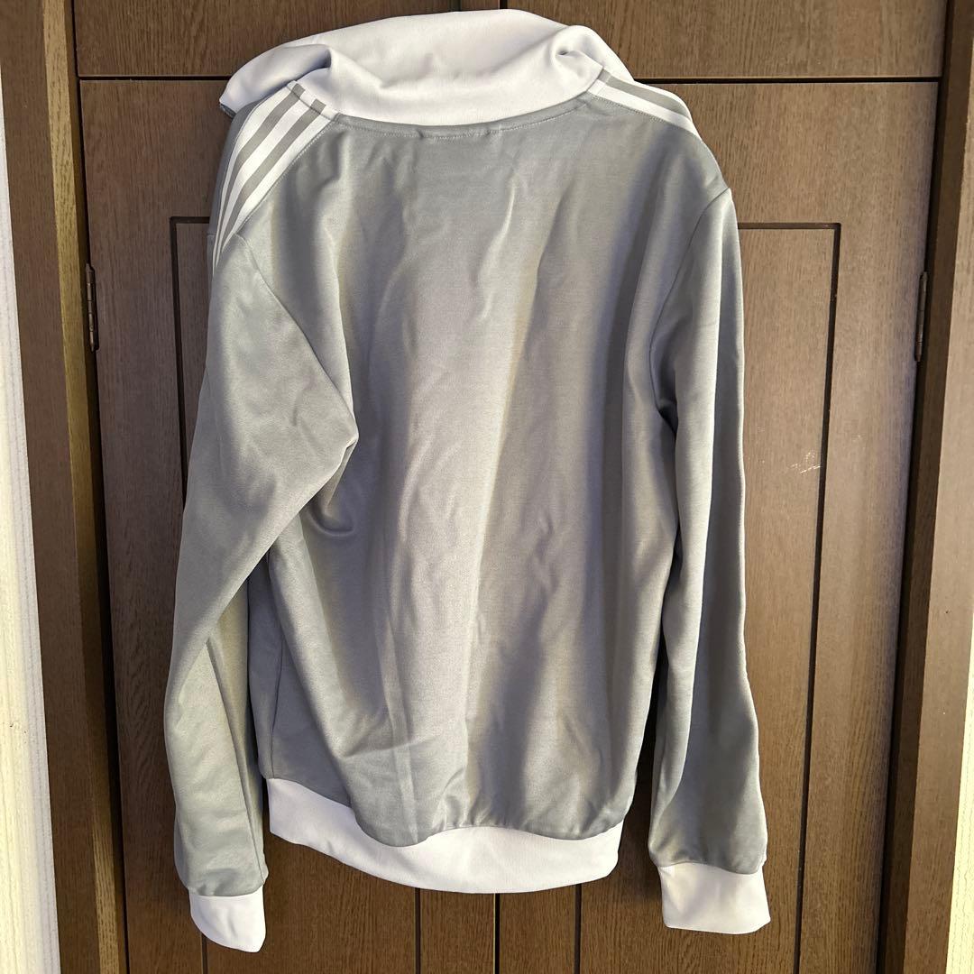 adidas アディカラー クラシック　トラックトップ（ジャージ）