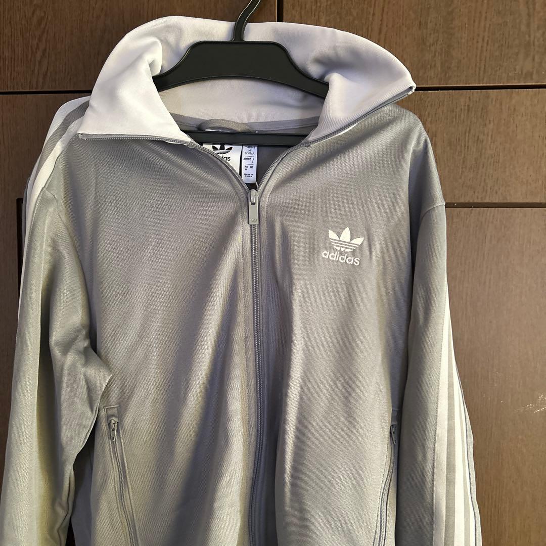 adidas アディカラー クラシック　トラックトップ（ジャージ）