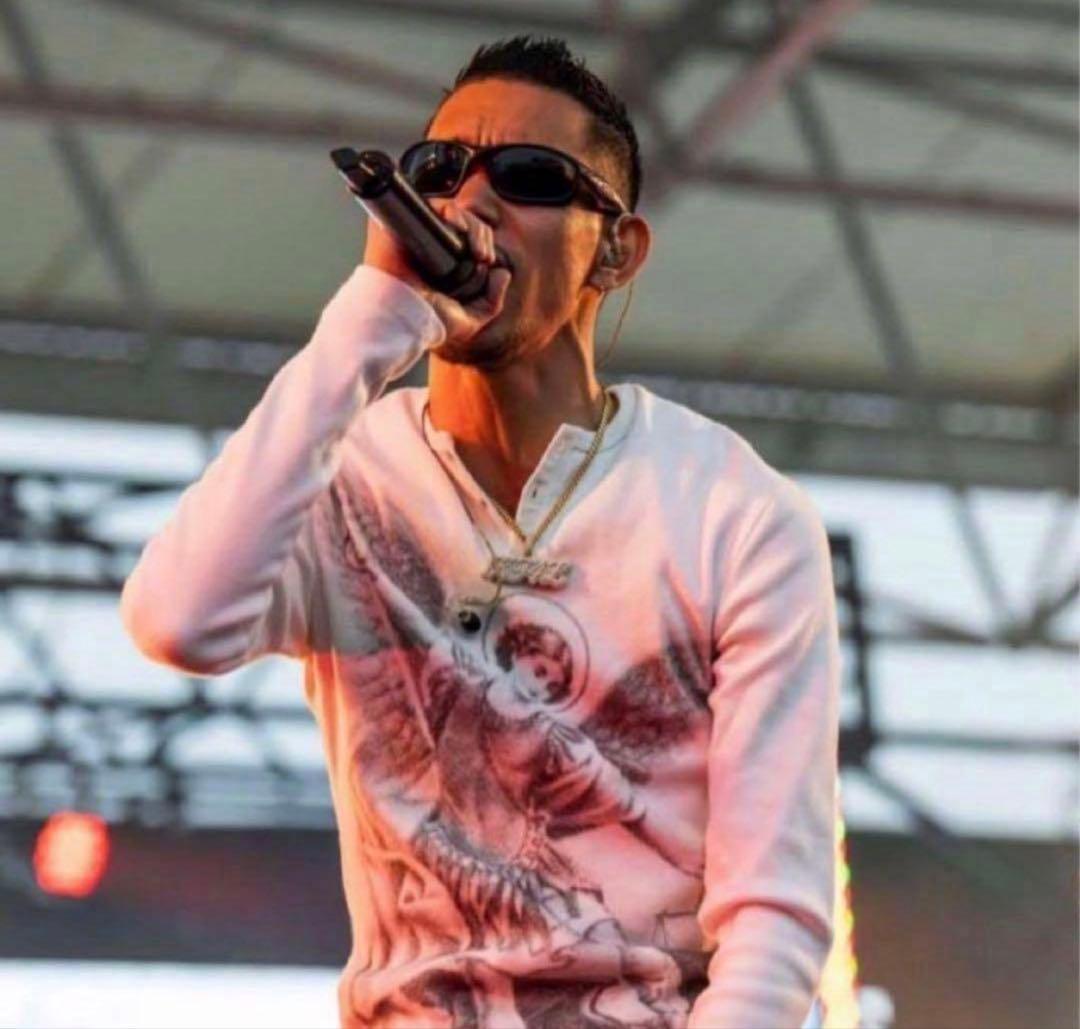 ValladMサイズヘンリーネック