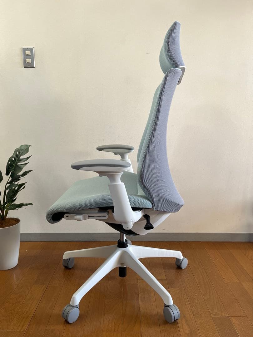 OKAMURA オカムラ　Spher スフィア　2023年製　17.2万