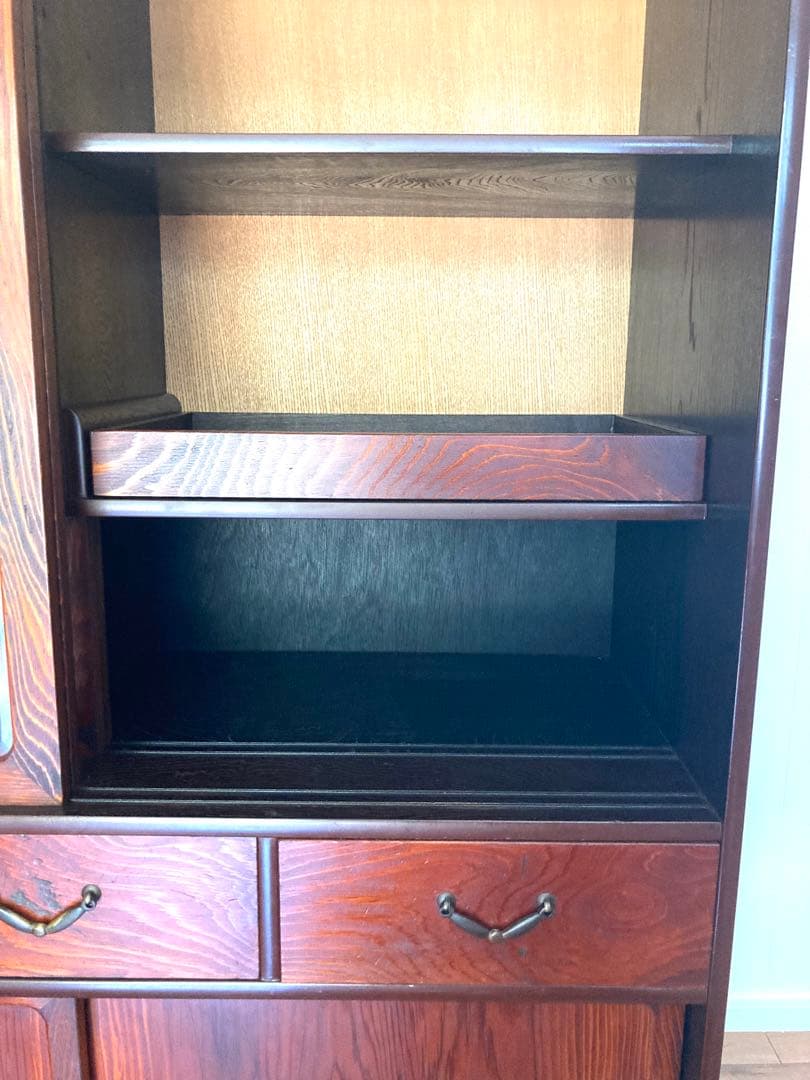 【連休sale】佇まい良さげな収納棚　食器棚