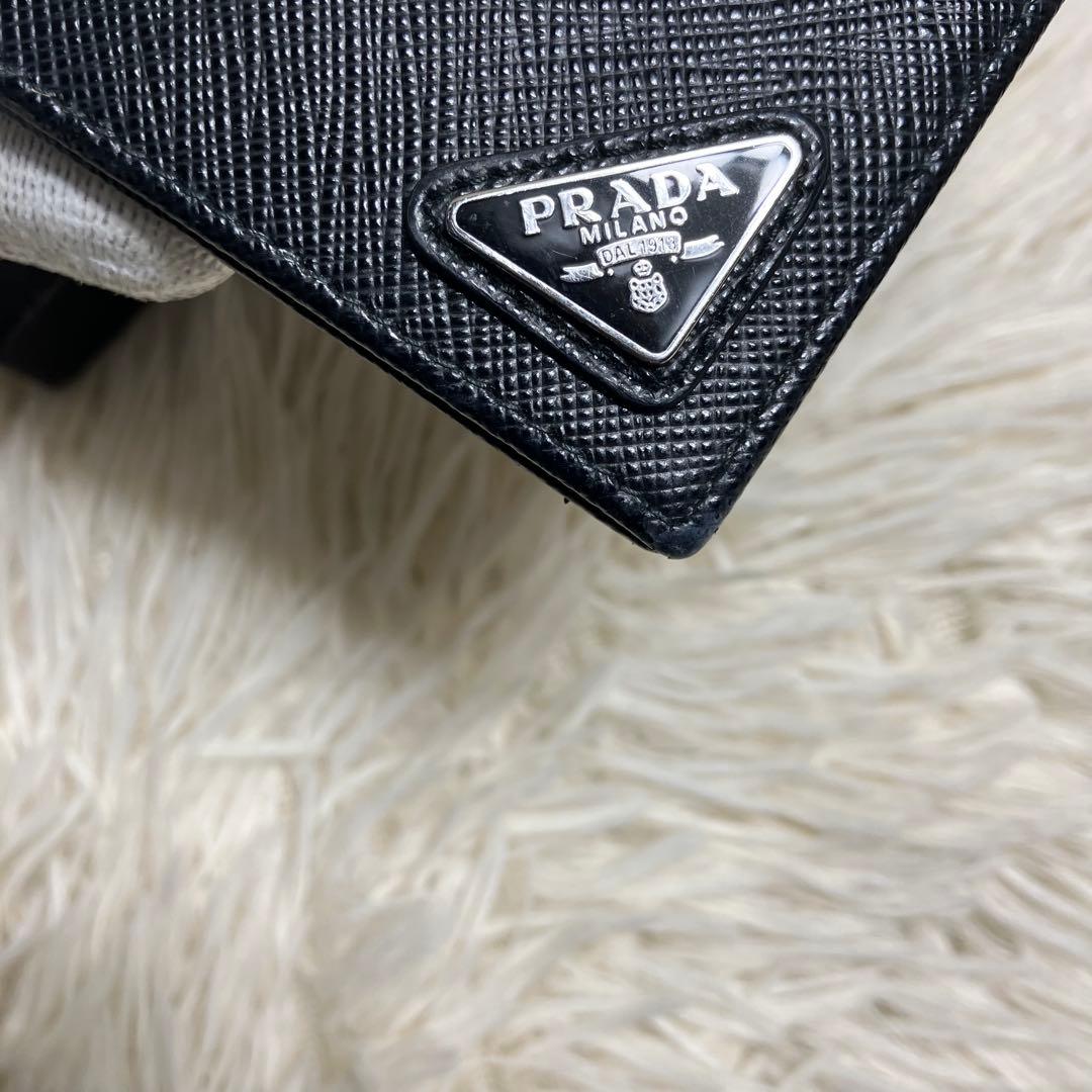 【極美品】 PRADA マネークリップ サフィアーノ 三角プレート IC内蔵