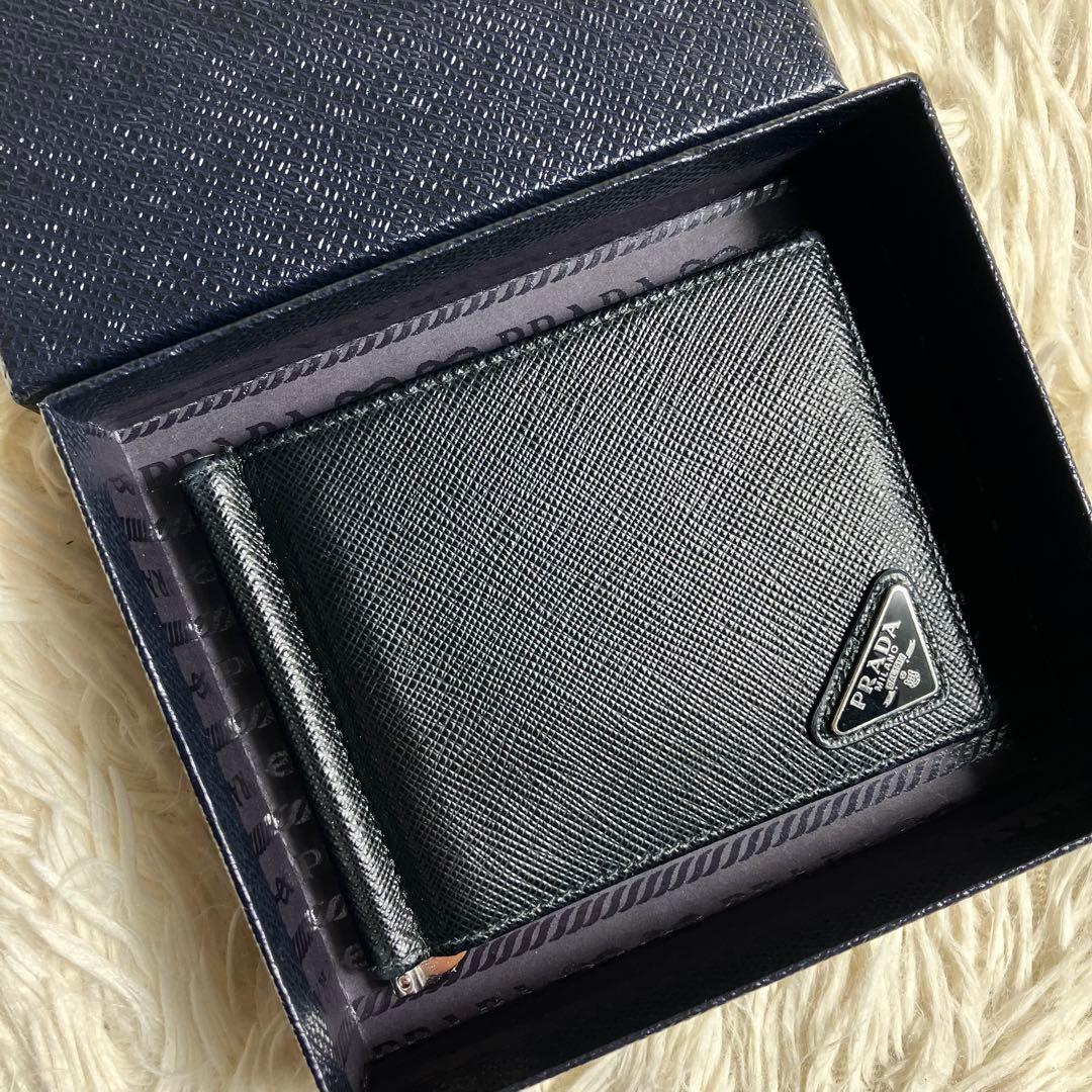 【極美品】 PRADA マネークリップ サフィアーノ 三角プレート IC内蔵