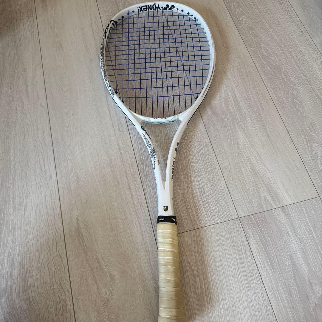 ソフトテニスラケット ジオブレイク70s 白