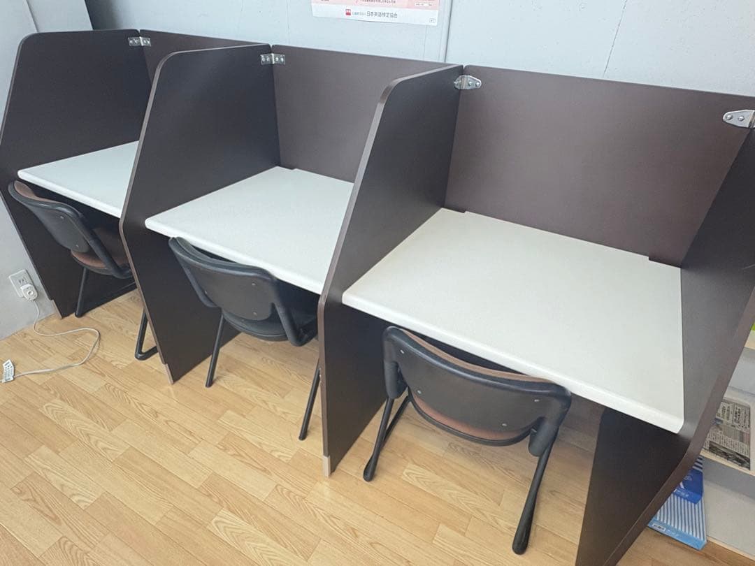 4席+4席+2席の10席パーテーションデスク・チェアセット　名古屋市守山区・緑区