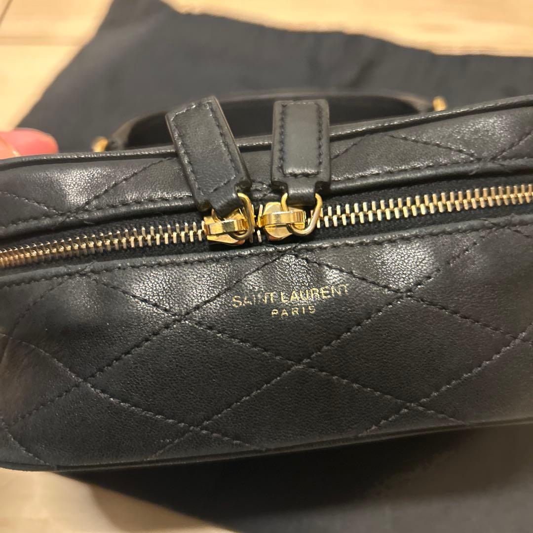 SAINT LAURENT ブラックレザーショルダーバッグ