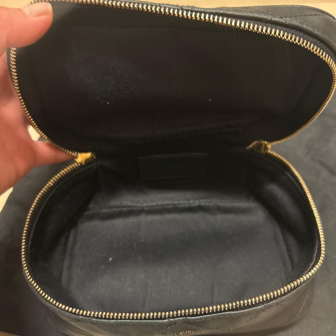 SAINT LAURENT ブラックレザーショルダーバッグ