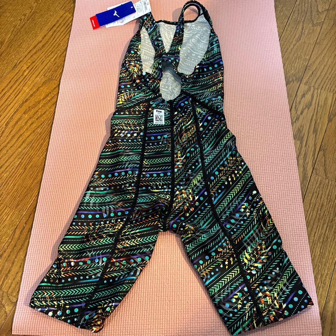 【最終値下げ】新品タグ付き　ミズノレディース水着サイズＳ