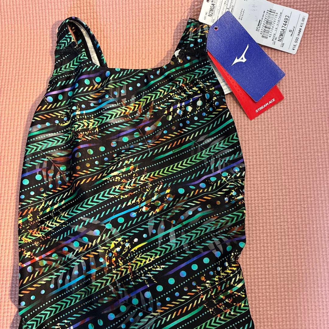 【最終値下げ】新品タグ付き　ミズノレディース水着サイズＳ