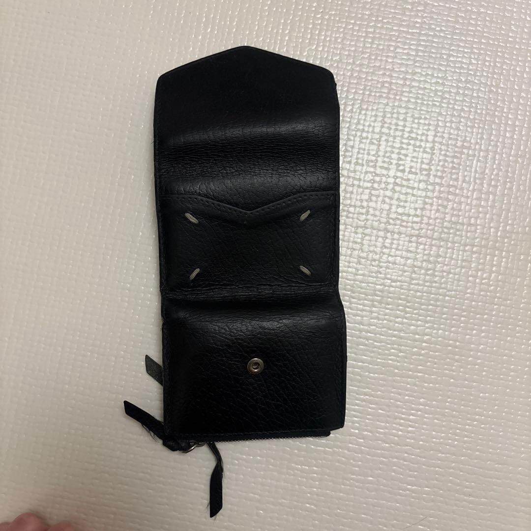 黒 レザー 三つ折り財布 シルバー刺繍