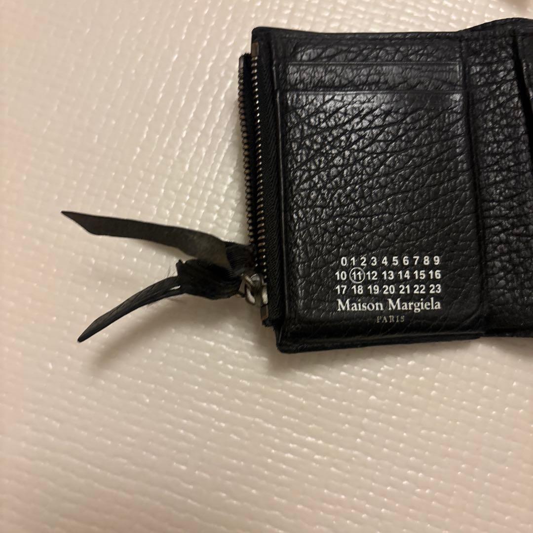 黒 レザー 三つ折り財布 シルバー刺繍