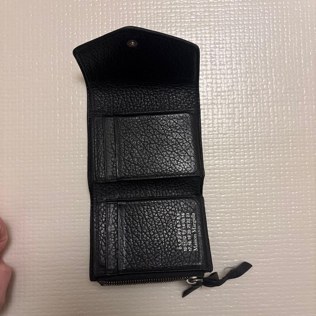 黒 レザー 三つ折り財布 シルバー刺繍