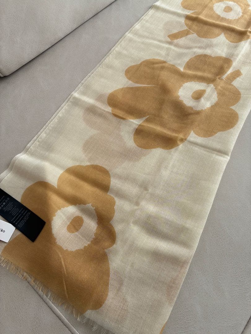 ★新品未使用マリメッコウニッコストールウール180×70 ベージュ　マフラー