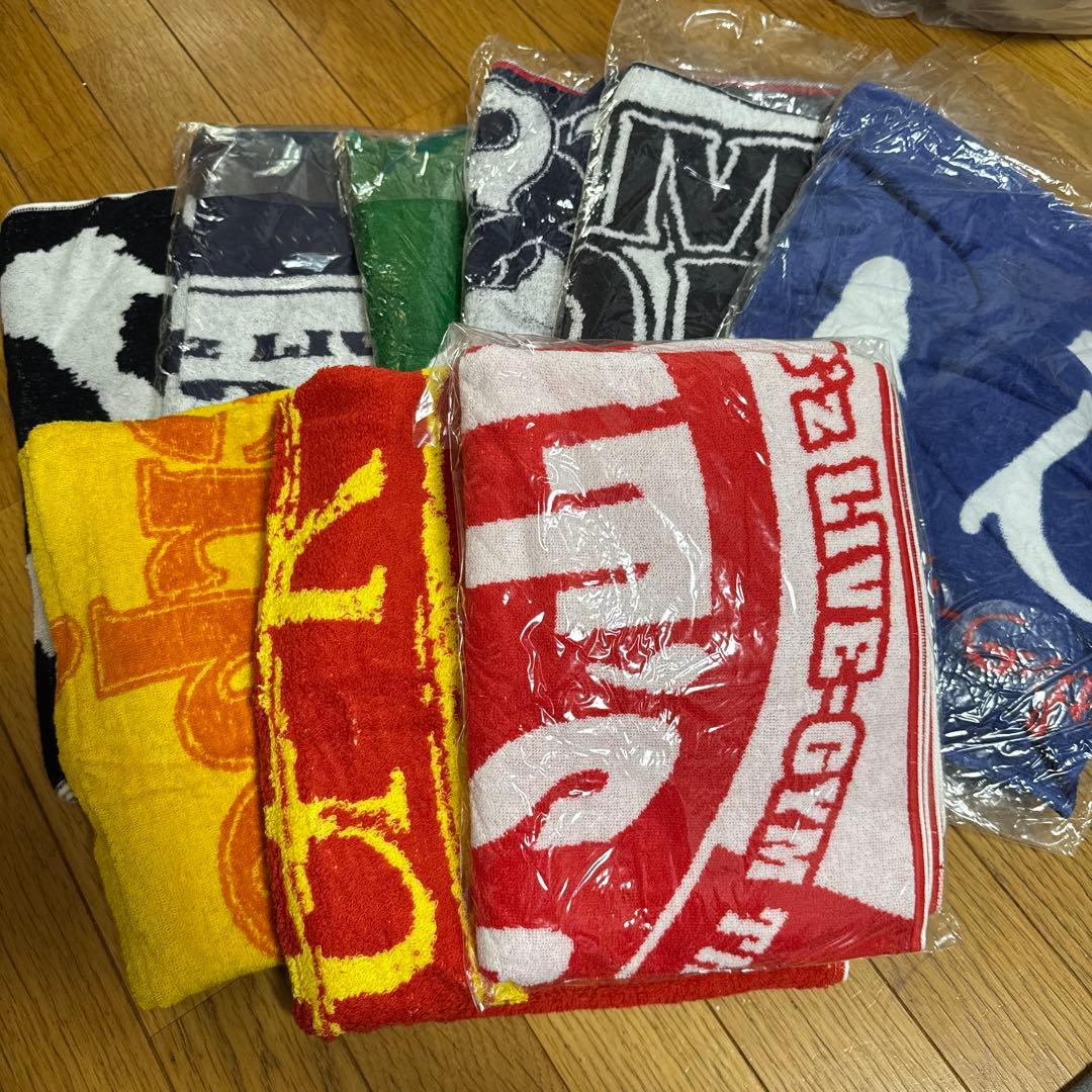 S*a様 B’z ツアー8枚、enツアータオル1枚セット おまけ付き