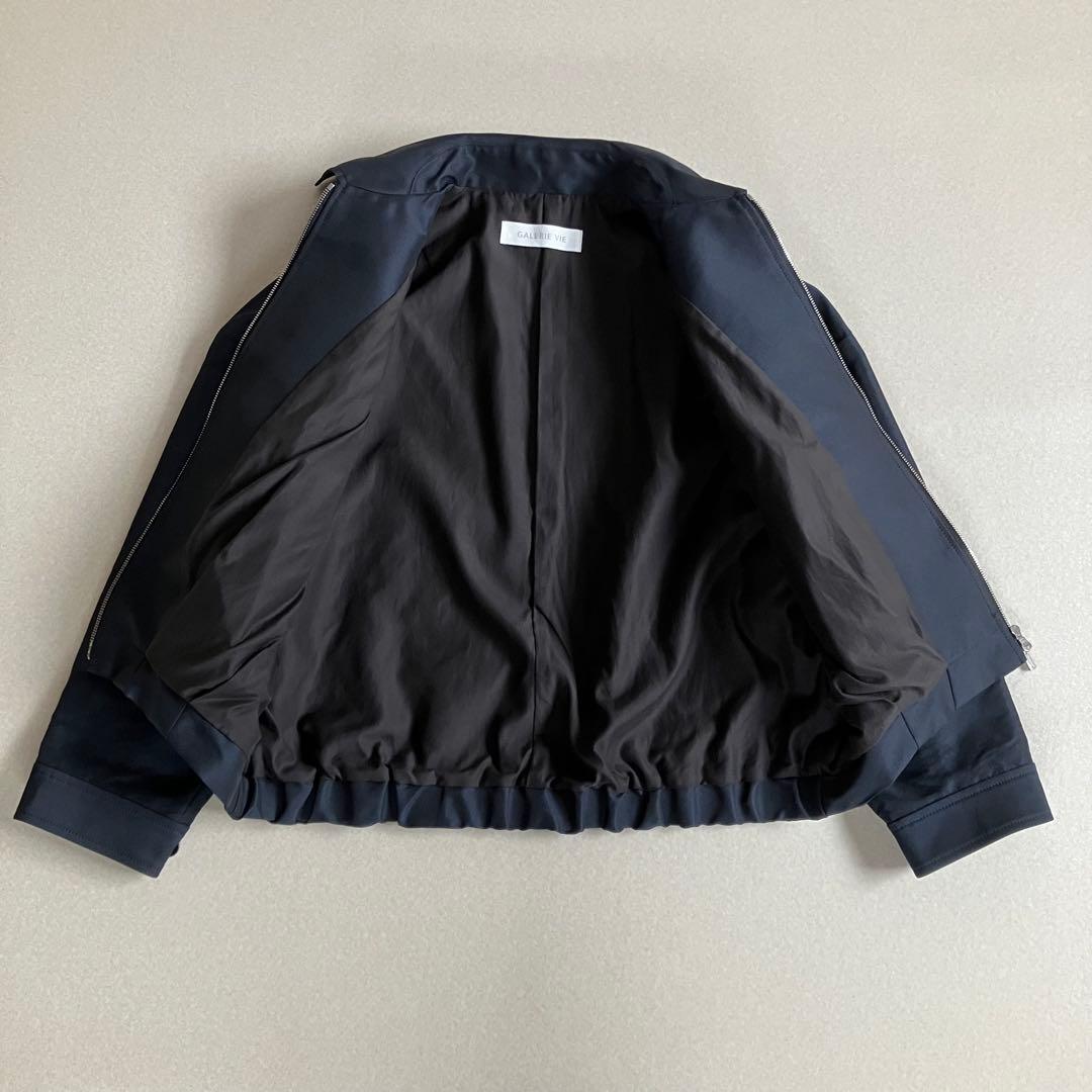 【ギャルリーヴィー】2024AWシェイプメモリーウェザー タックヘムブルゾン