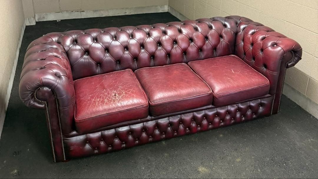 ディスティンクティブ チェスターフィールド エセックス 3シーター ソファ