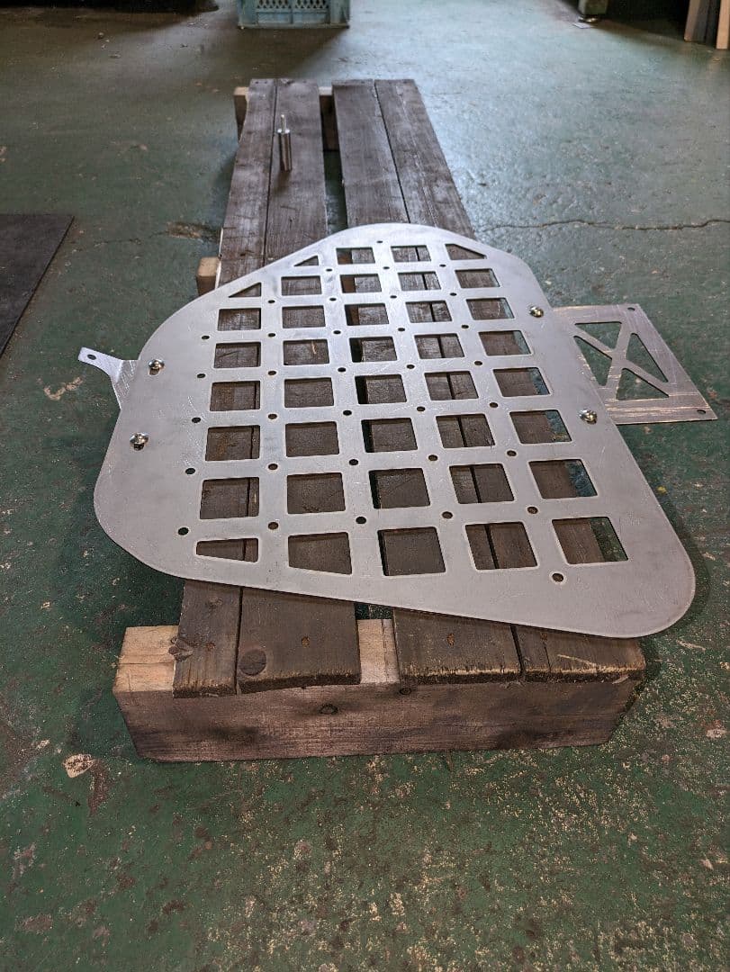 マッキー　プラド150　インナーメッシュパネル　左右セット　無塗装品