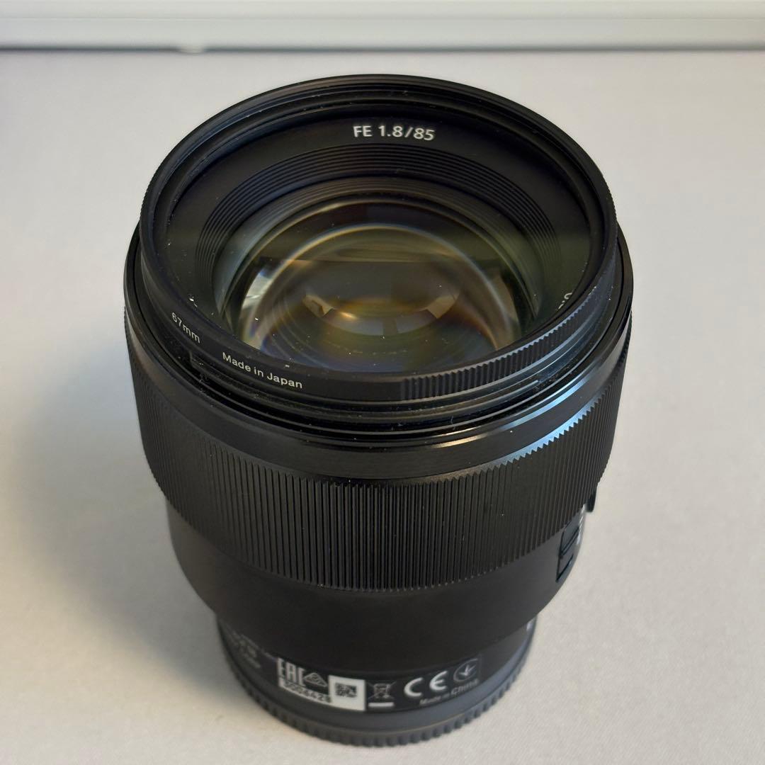 Sony FE 1.8/85 Eマウントレンズ