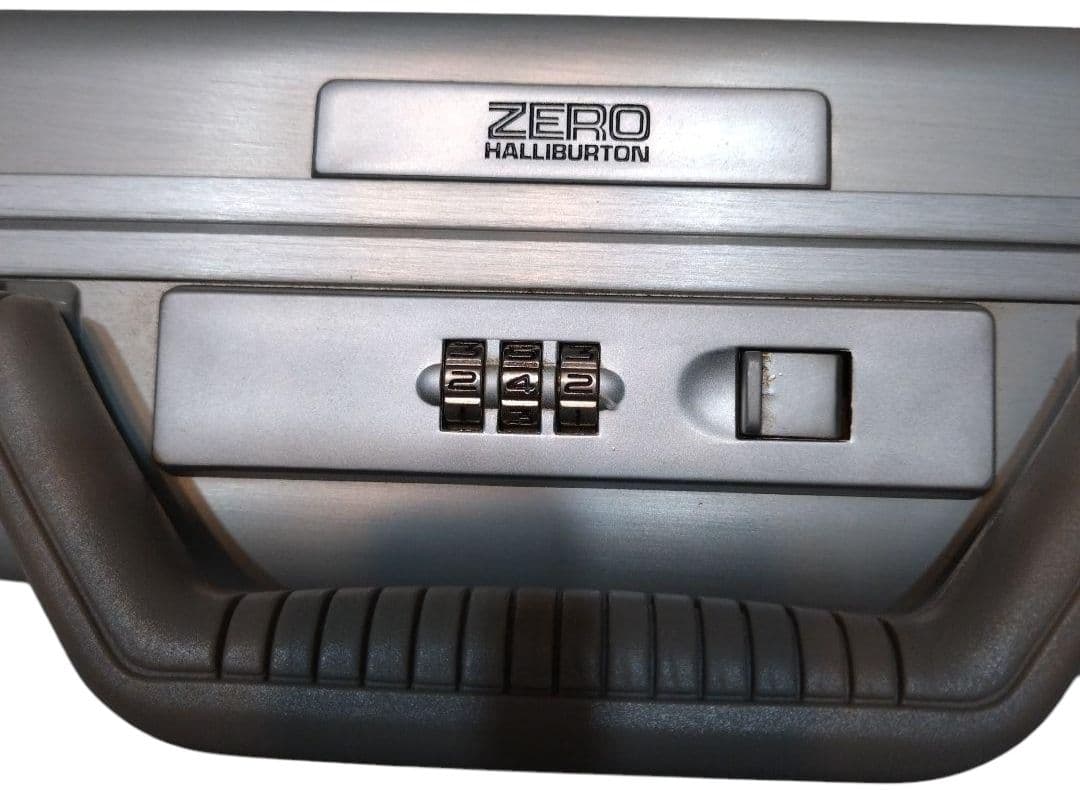 ✨極美品✨　ZERO HALLIBURTON　アルミ　アタッシュケース
