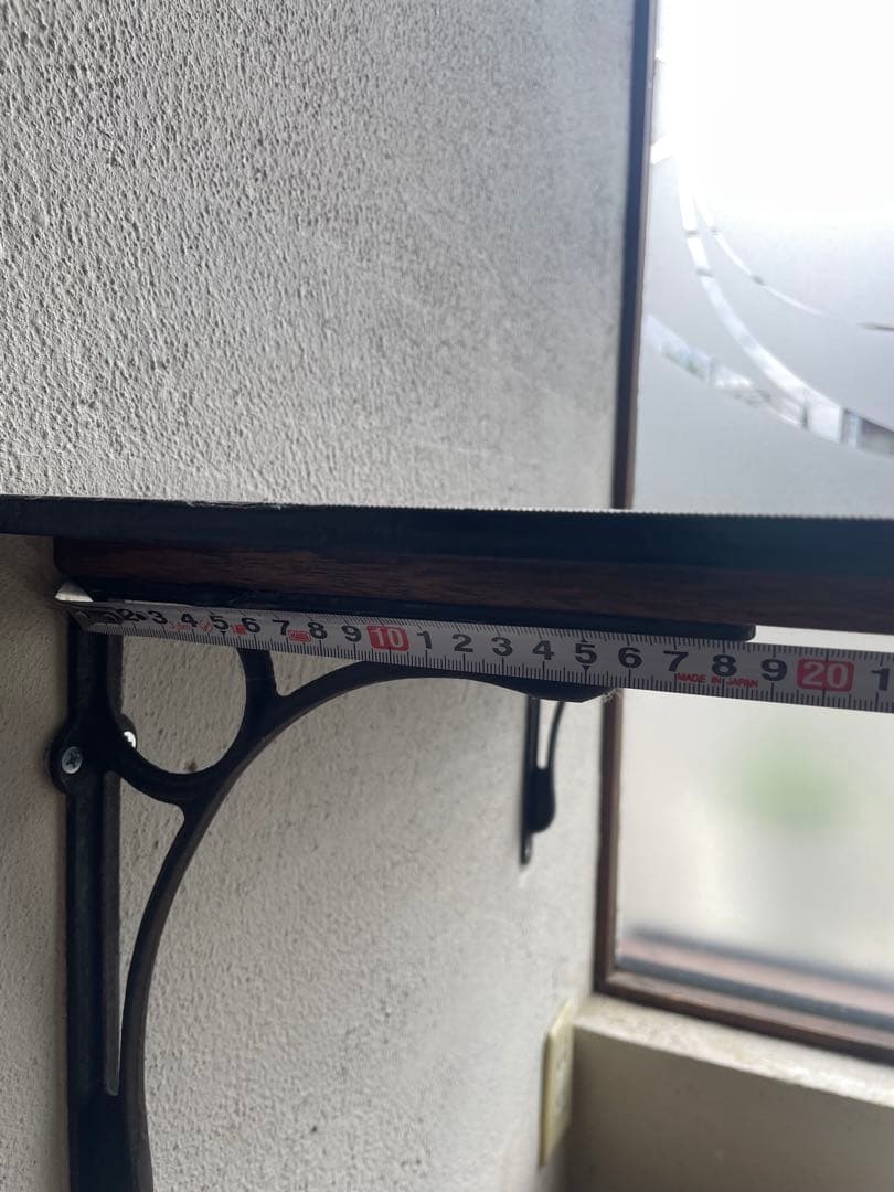 貴重　黒ガラス棚板　木と鉄の棚受けアンティーク