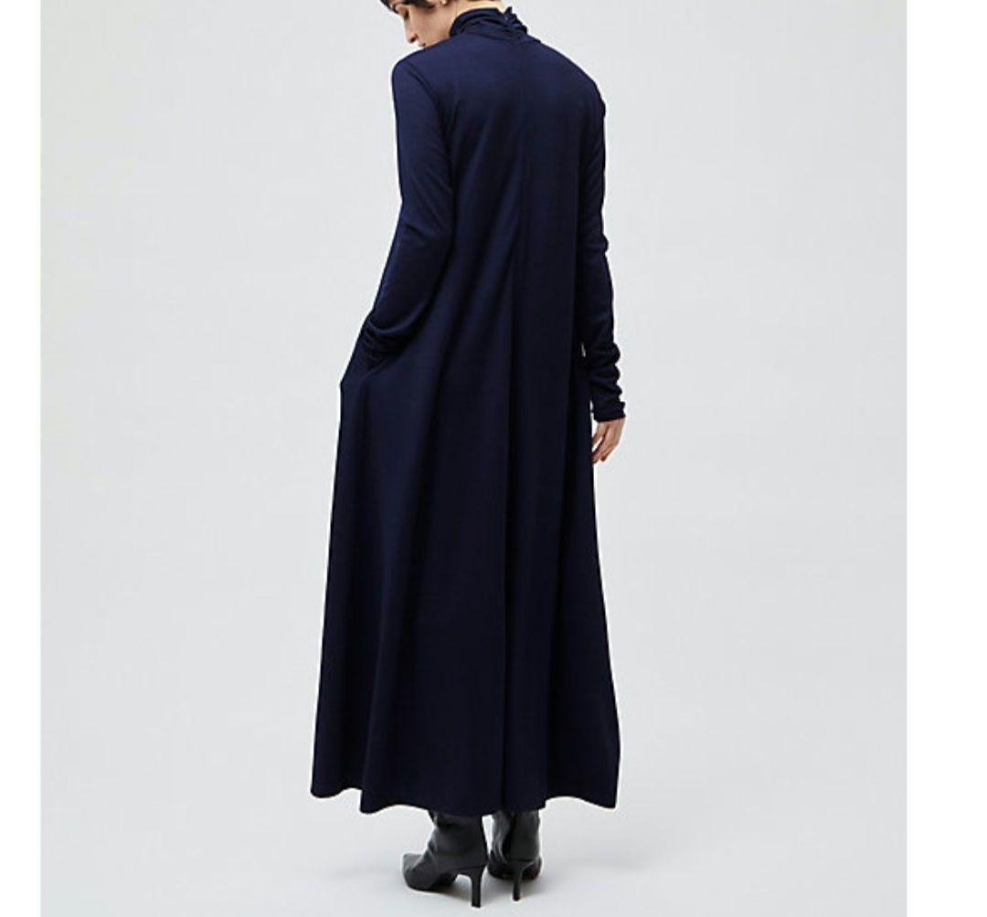 24年♡タグ付✨ベイジ 洗える CALDANA タートルネックロングドレス 紺