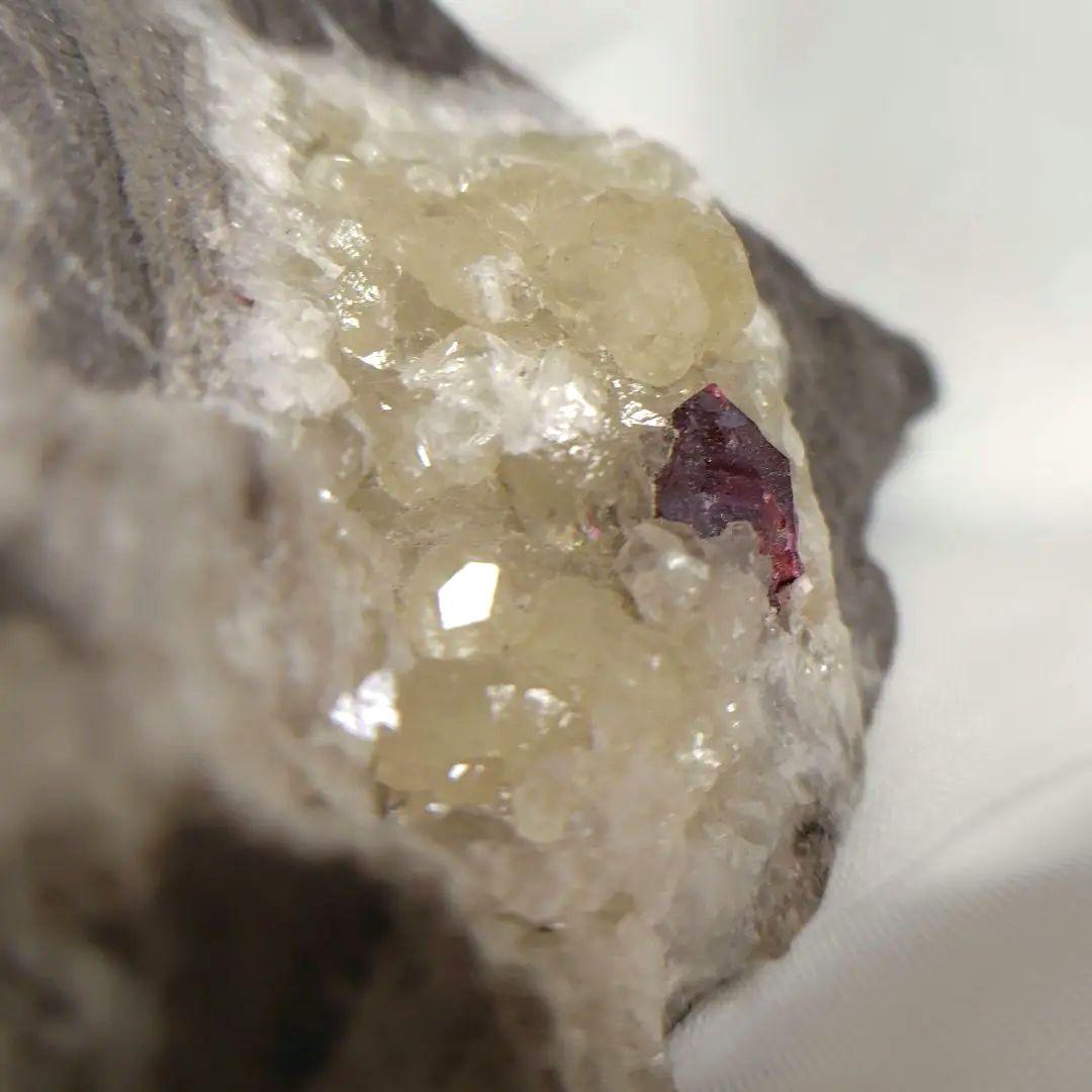 魔法と錬金術の石❇️中国産 シナバー クォーツ ドロマイト 共生鉱物 大きめ原石