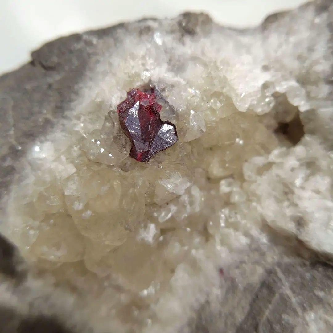 魔法と錬金術の石❇️中国産 シナバー クォーツ ドロマイト 共生鉱物 大きめ原石