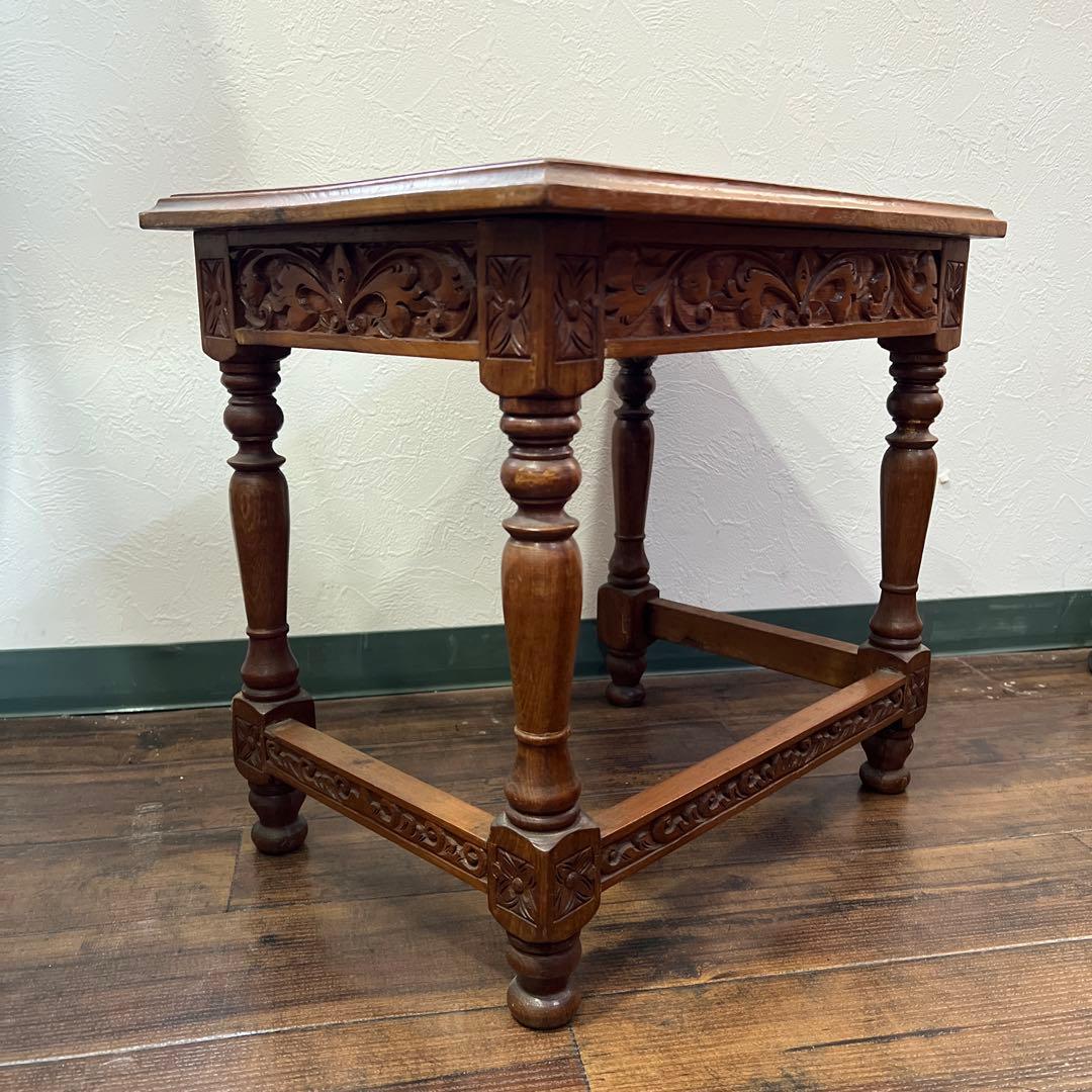 k527r121 彫刻細工が美しいサイドテーブル 木製 オリエンタルな雰囲気