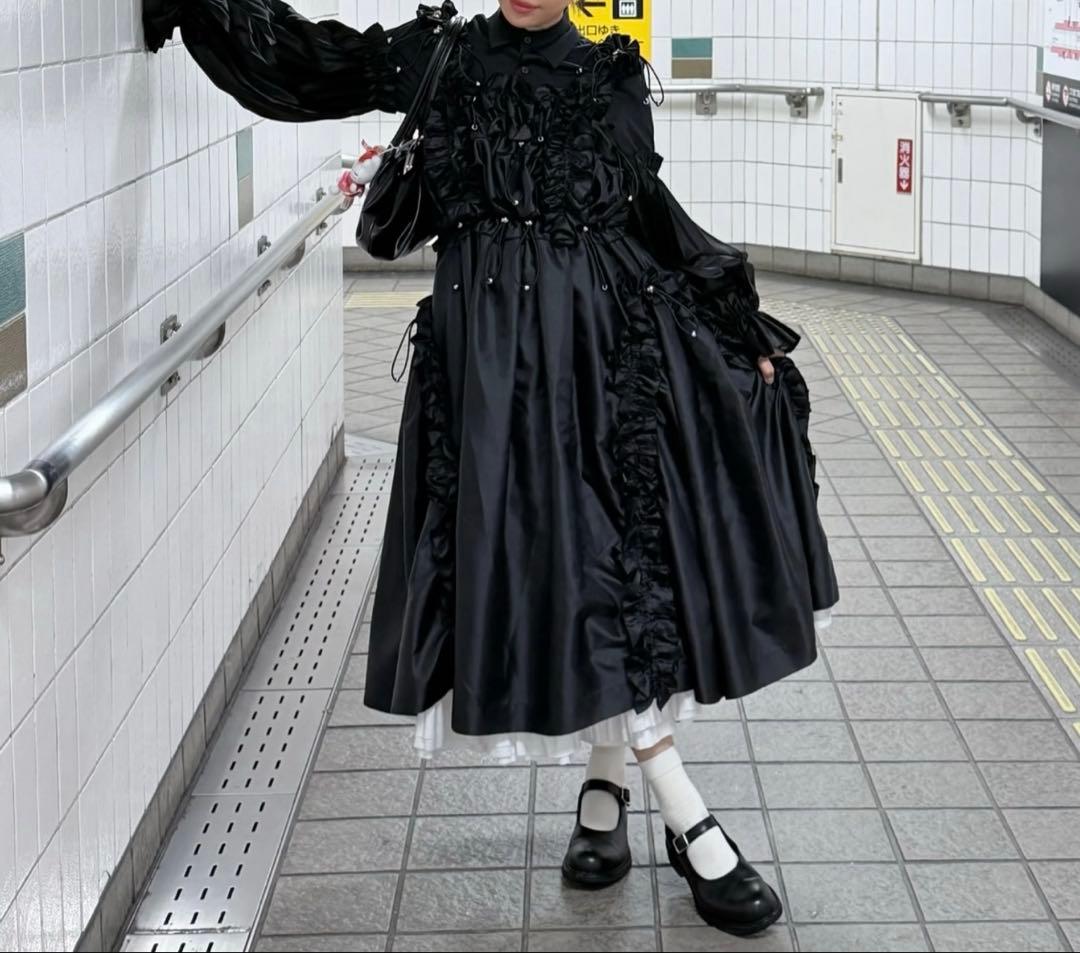 noirkeininomiya フリルノースリーブワンピース